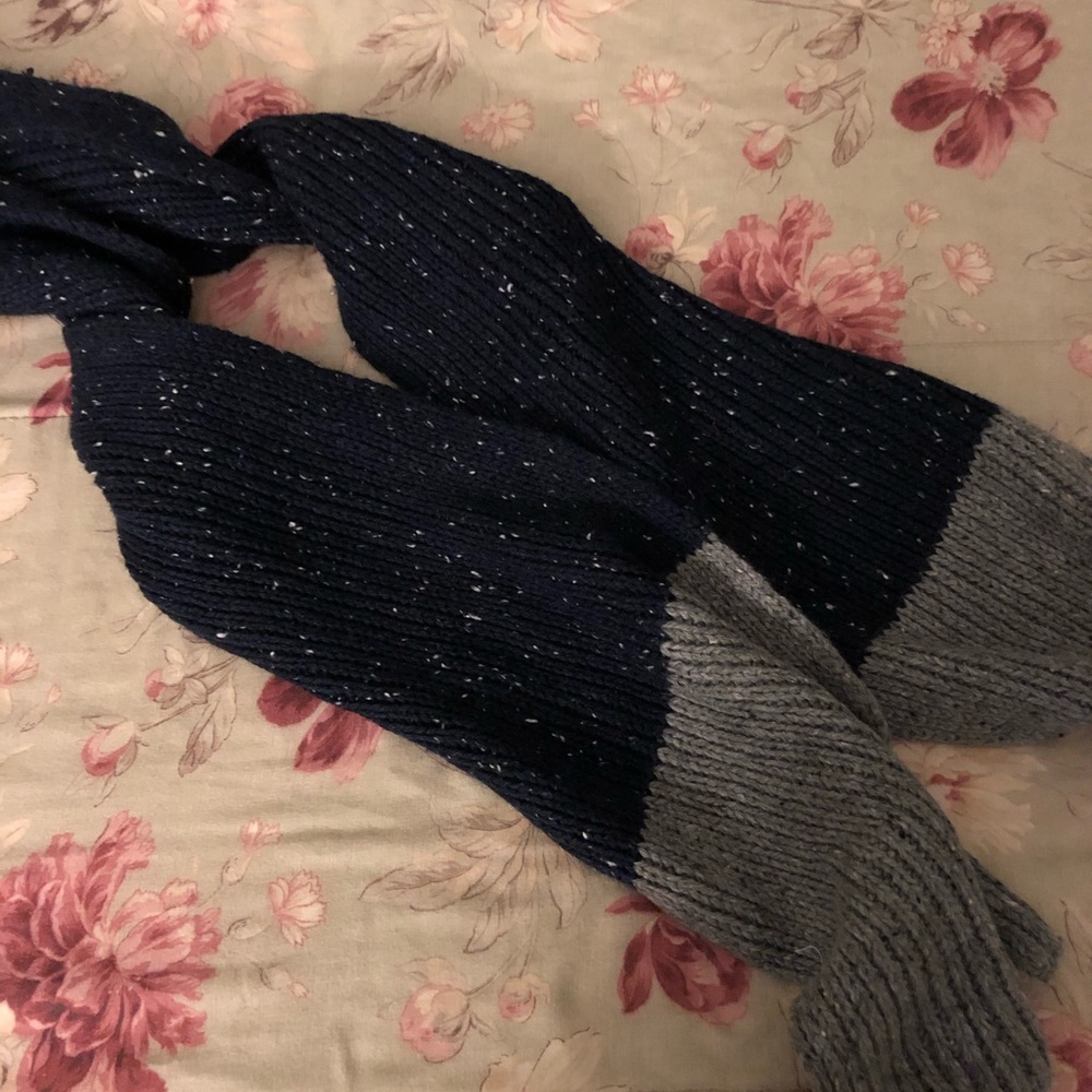 Scarf - Picture 2 of 3